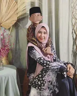 8 Gaya Hijab Mantan Istri Ustaz Abdul Somad, Mellya Juniarti