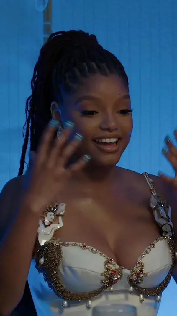 Halle Bailey's ‘The Little Mermaid’ Director Helped Her Think Positively About a Smelly Day on Set