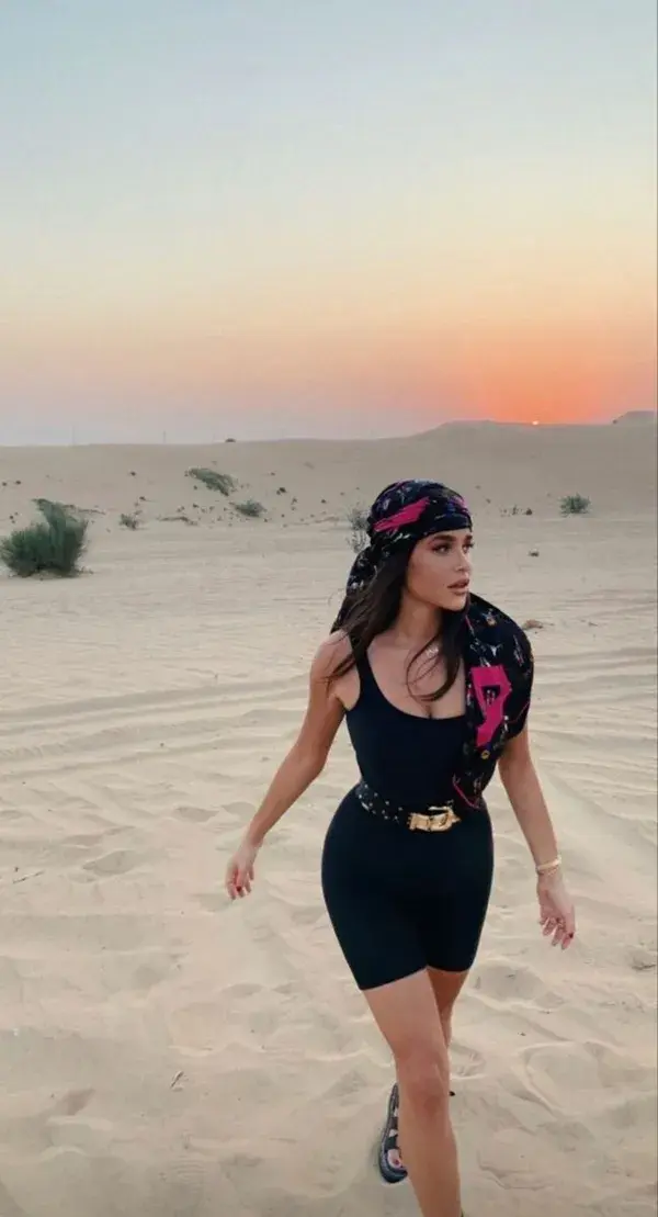 Dubai desert photoshoot