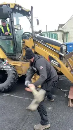 skilled tractor 🚜 tyre removal