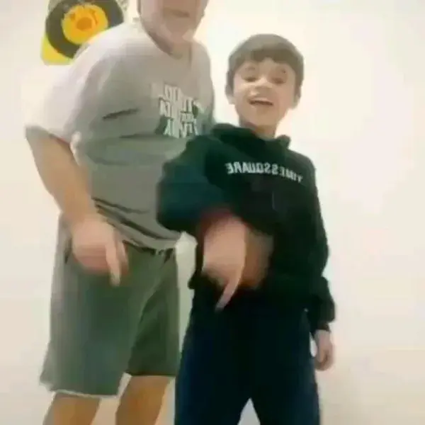 KKKKKKKKK esse vídeo é mt bom
tadinho do menino