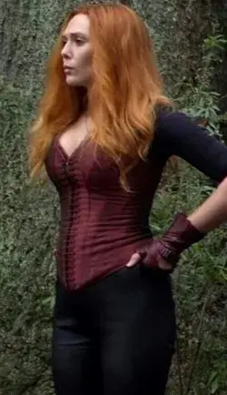 Elizabeth Olsen Marvel curvy body scarlet witch