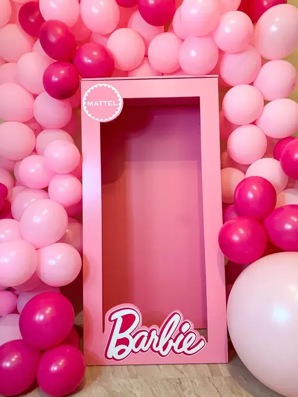 Barbie Box Balloon Garland