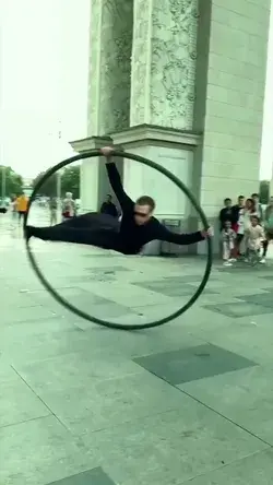 Spotted: Neo doing tricks in Moscow, Russia. Can you guess where this was filmed in Russia?