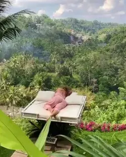 A beautiful morning in Bali 🌴 (📹: @ericdamier) Share this beautiful view with a friend 💚🏝
.