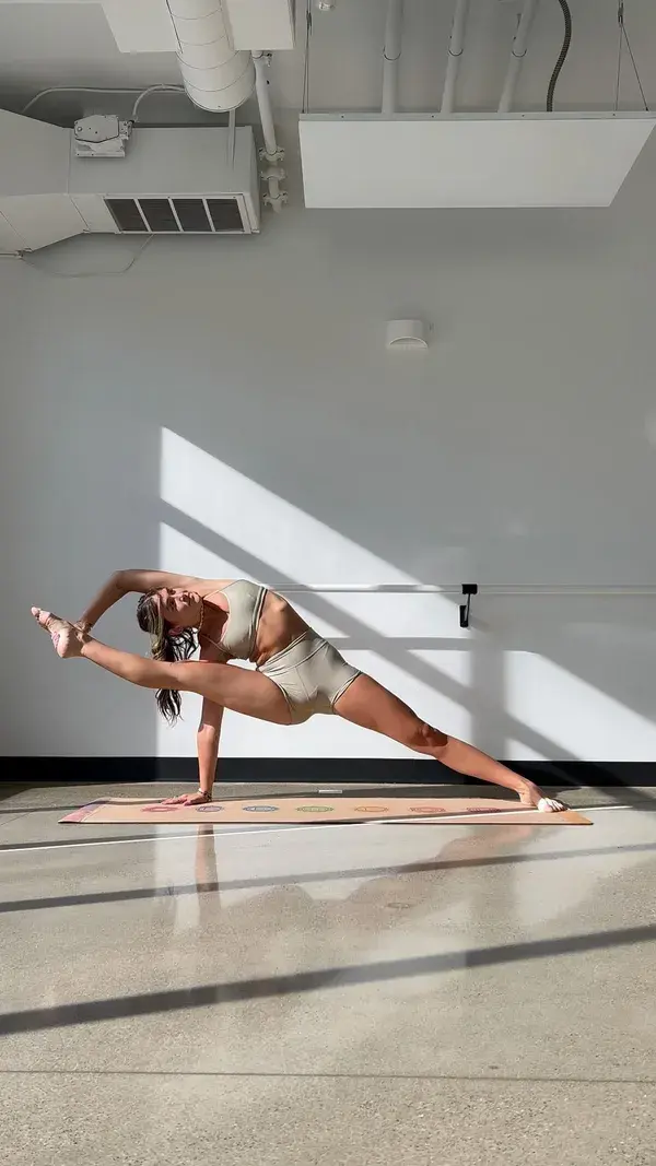 VISMAMITRASANA pose