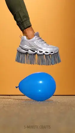 Surprising tricks with ballons!