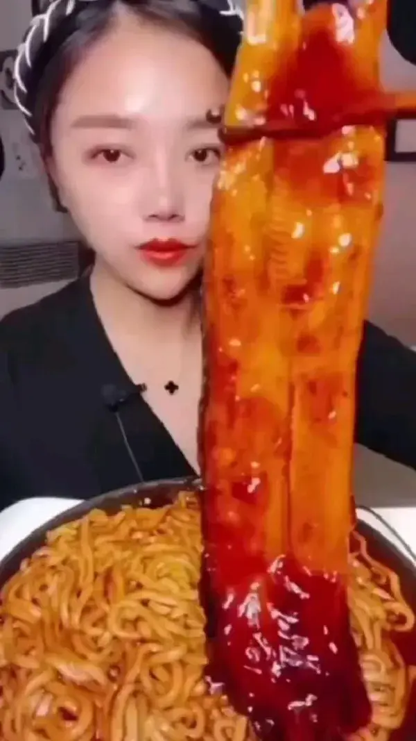 eating fancam