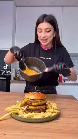 cheeseburger..