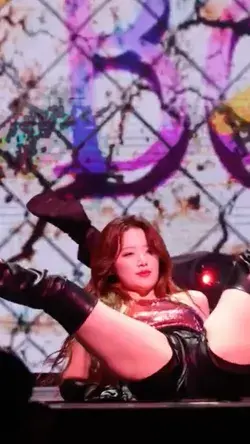 g idle shuhua beautiful sexy dance video 여자)아이들 예슈화