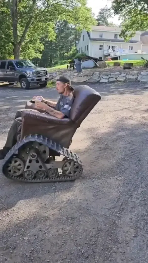 Fun riding chair