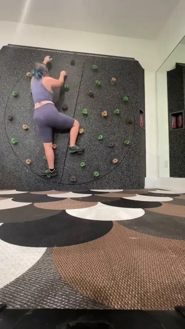 I’m in the last 1/3 of my 100-day challenge and did one of the most random workouts today! I went into the fitness center at our short term rental and found a rotating climbing wall 🤯 This 100-day workout challenge has been fun and adventurous the whole time. I see new places and experience fun ways to get moving almost every day. We have 100-day trackers you can download on our shop page if you