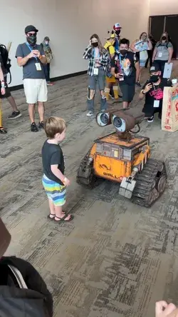 A real life Wall-E   Designed by @mattsdroids  Video by @cocoa1sparkle