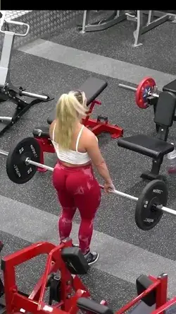 Pro Powerlifter pretends to be a Fake Trainer and Pranks Big Gym Girl(Via YT: ANATOLY)