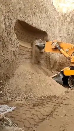 Work in a sand quarry