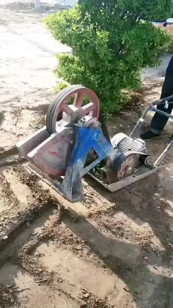 Amazing Kinetic Sand Sculpture