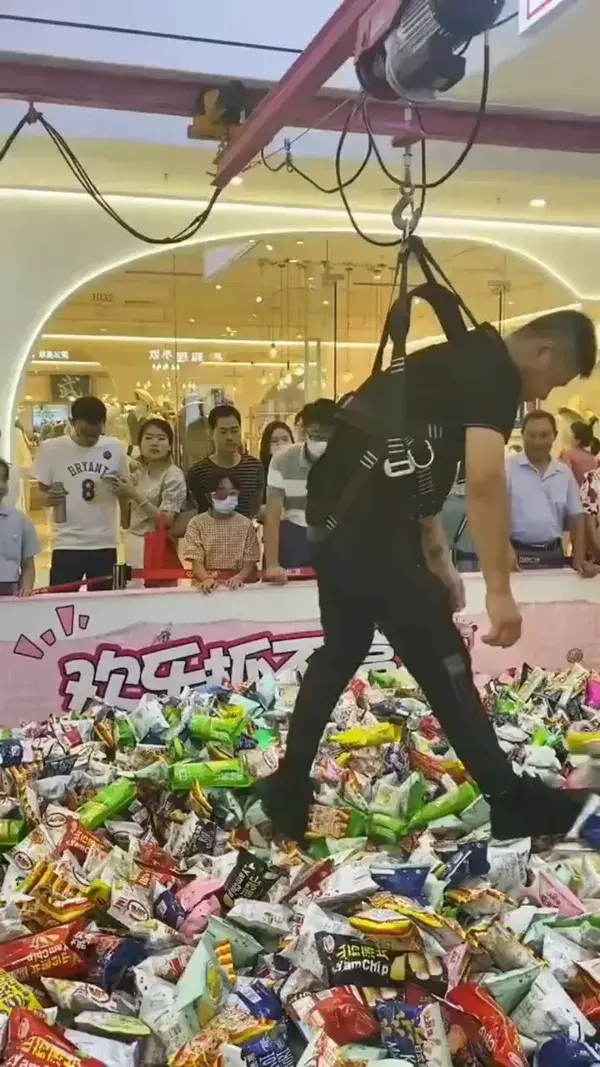 Human Claw Game   #satisfying #satisfyingvideos