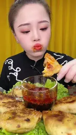 ASMR & MUKBANG