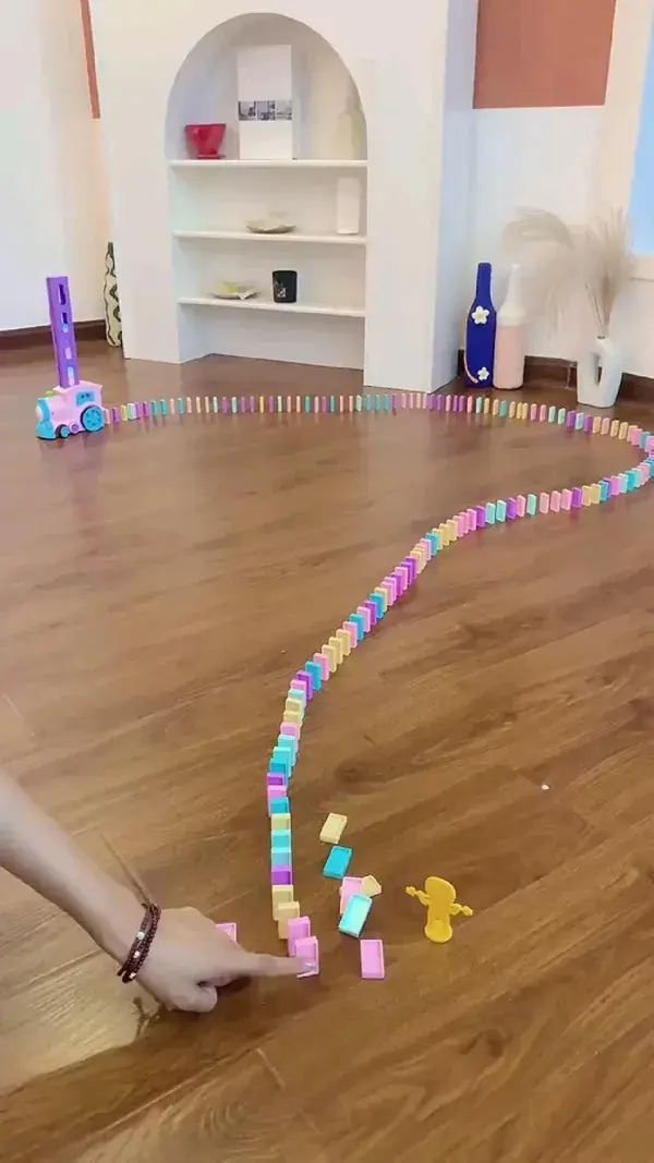 a domino train 🚂