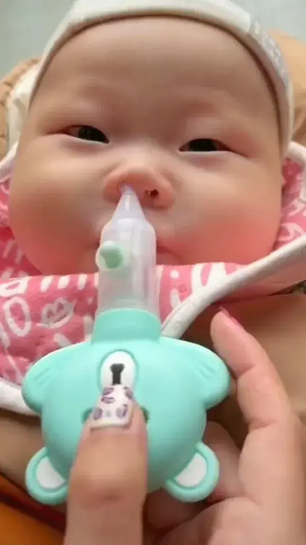 Child nasal aspirator