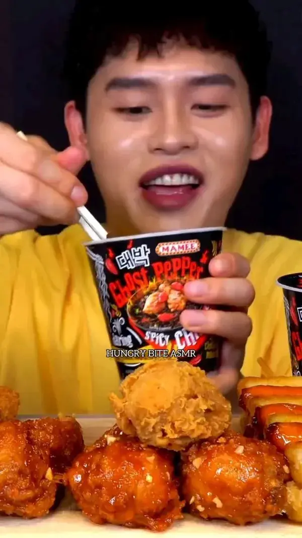 ASMR & MUKBANG