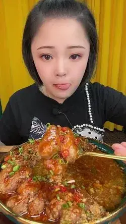 ASMR & MUKBANG