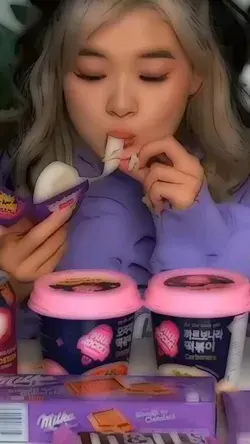 eating fancam🍰