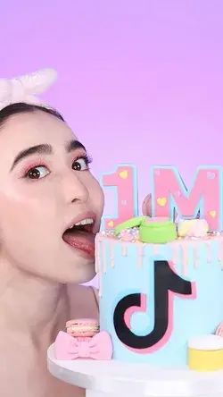 Eating my 1M followers on TikTok cake 🎂