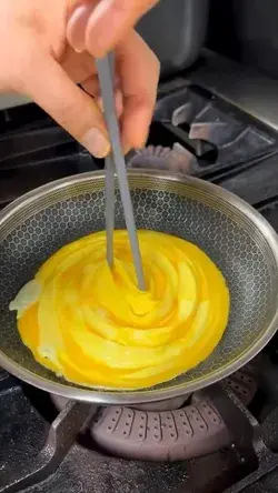We’re obsessed with this method to cook eggs. 🔥