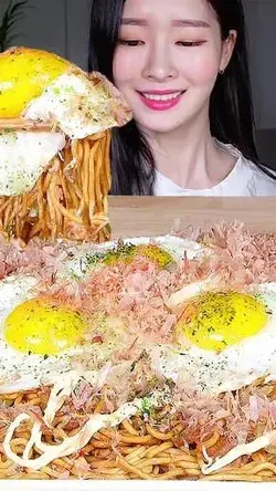 ASMR & MUKBANG