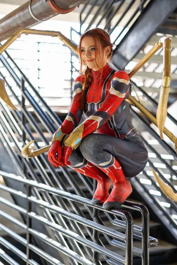 Amazing Iron Spider Cosplay by @Halcybella