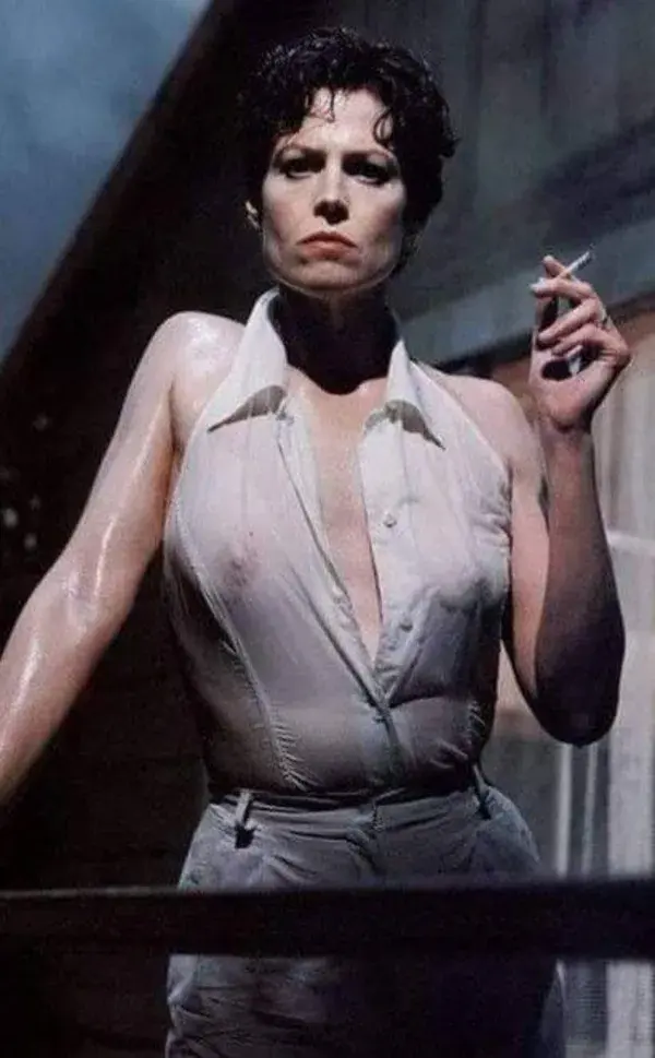 Sigourney Weaver