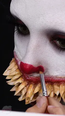 PENNYWISE MAKEUP