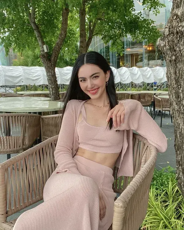 Davika hoorne