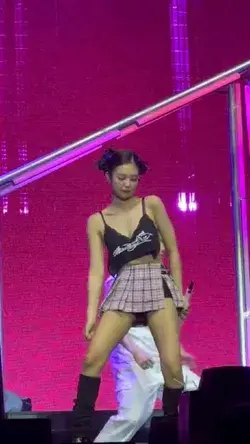 jennie typa girl at Manila Day 2