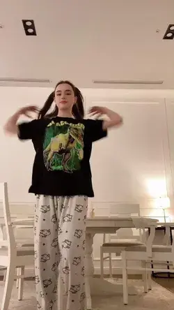 Dasha's Tiktok Videos｡• ω •｡