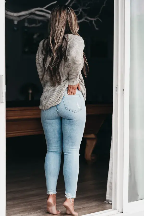 "Denim Perfection: The Best Ladies Jeans for Style and Comfort"
