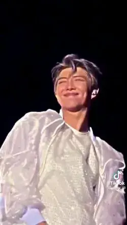 NAMJOON ağağğağağğağ 😍😩