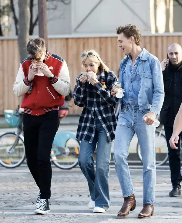 [220319] LISA WITH AUSTIN BUTLER AND UTZ PETER IN PARIS