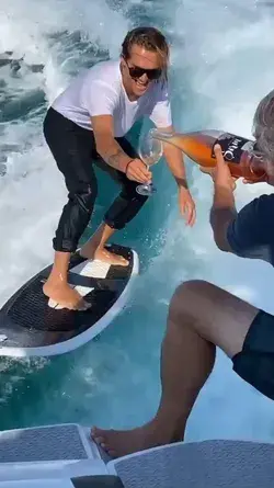 Cheers to more adventures like this! 🥂🏄‍♂️