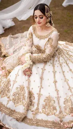 "The Perfect Nikah Look: Dress Selection Guide"