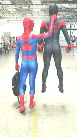 What happens when Spiderman Peter Park meets Miles？