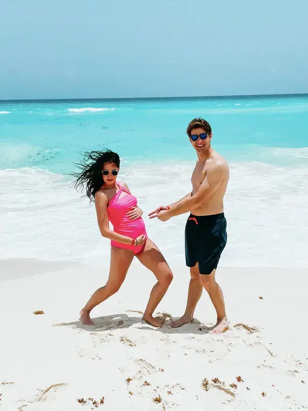 Cancun Mexico couple photo ideas