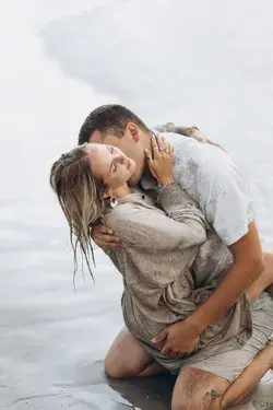 Beach Couple Photography | Elopement Inspo | Ocean City Boardwalk, NJ | New Jersey