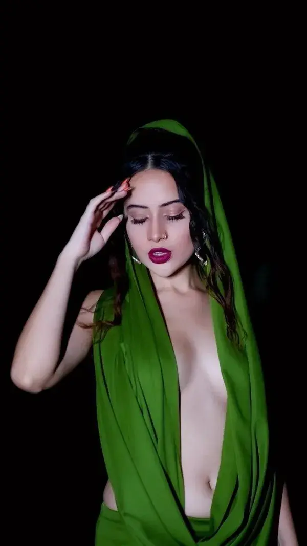 Urfi Javed Video goes braless for this latest outfit