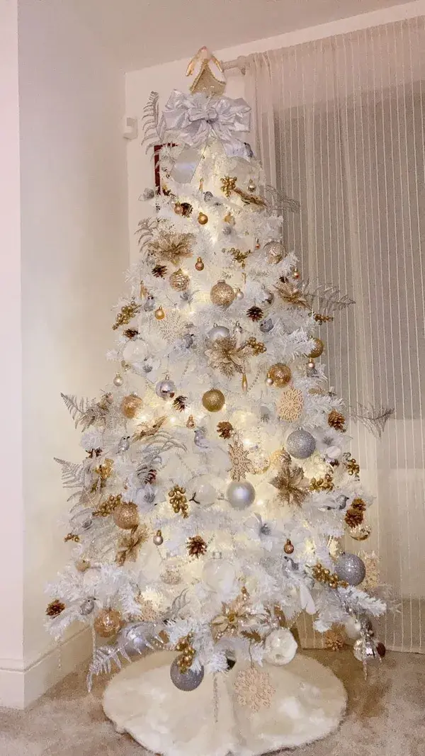 Gorgeous gold, silver and white Christmas tree