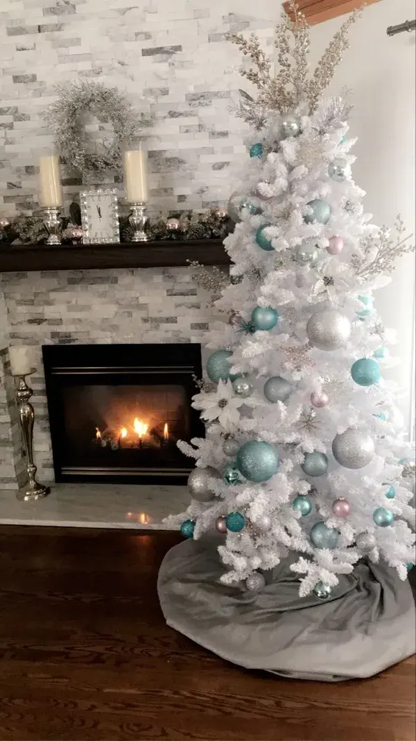 White Christmas tree