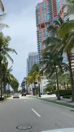 Miami Beach 1st street Portofino towers