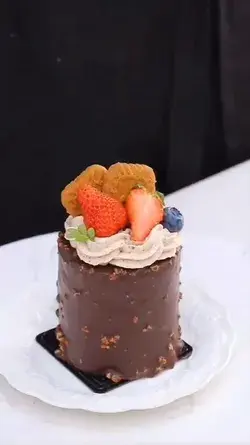 See how this pastry chef makes magical cake ideas😮😍  By: @mopmuku