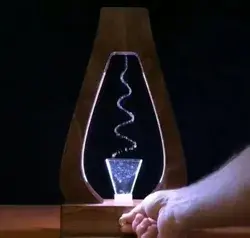 The illusion created by running water and colored light